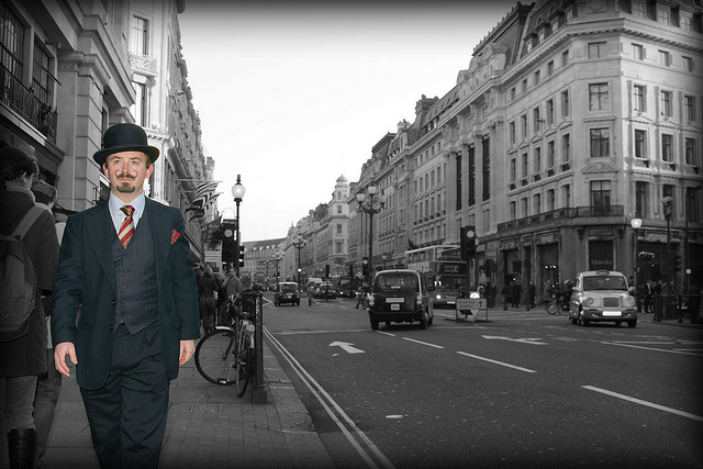 2264417870_d77a9cf36f_z