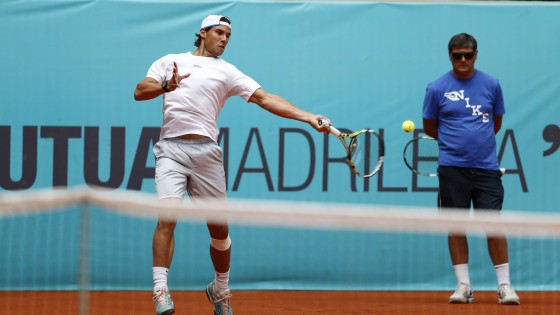 Nadal entrenando en la caja mágica