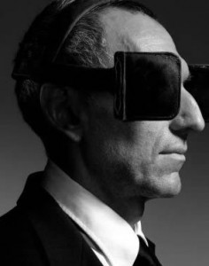 person-with-blinkers1-236x300